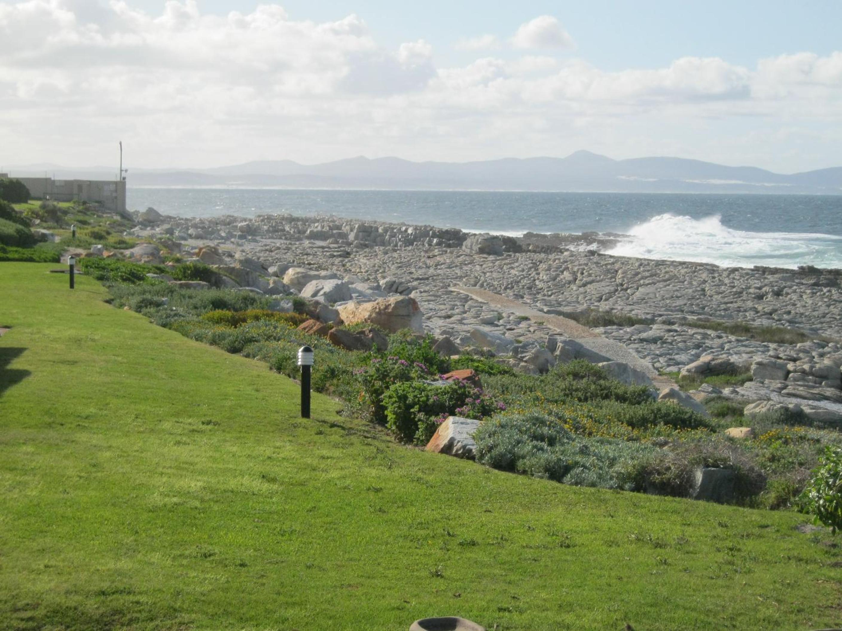Hermanus Beach Club 263 - ground floor view 4