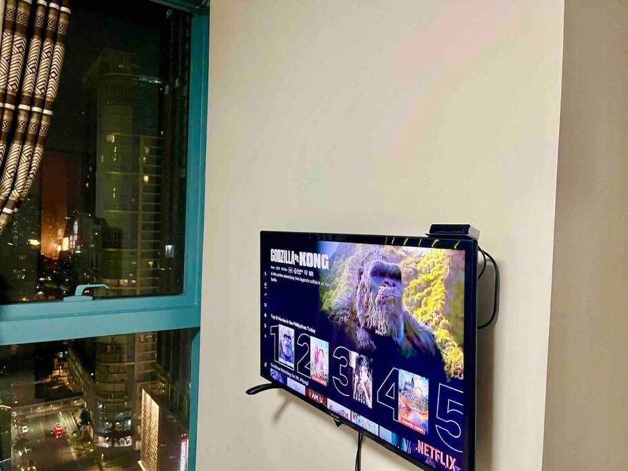 Spacious 1BR One Uptown BGC w/ Sound System view 2