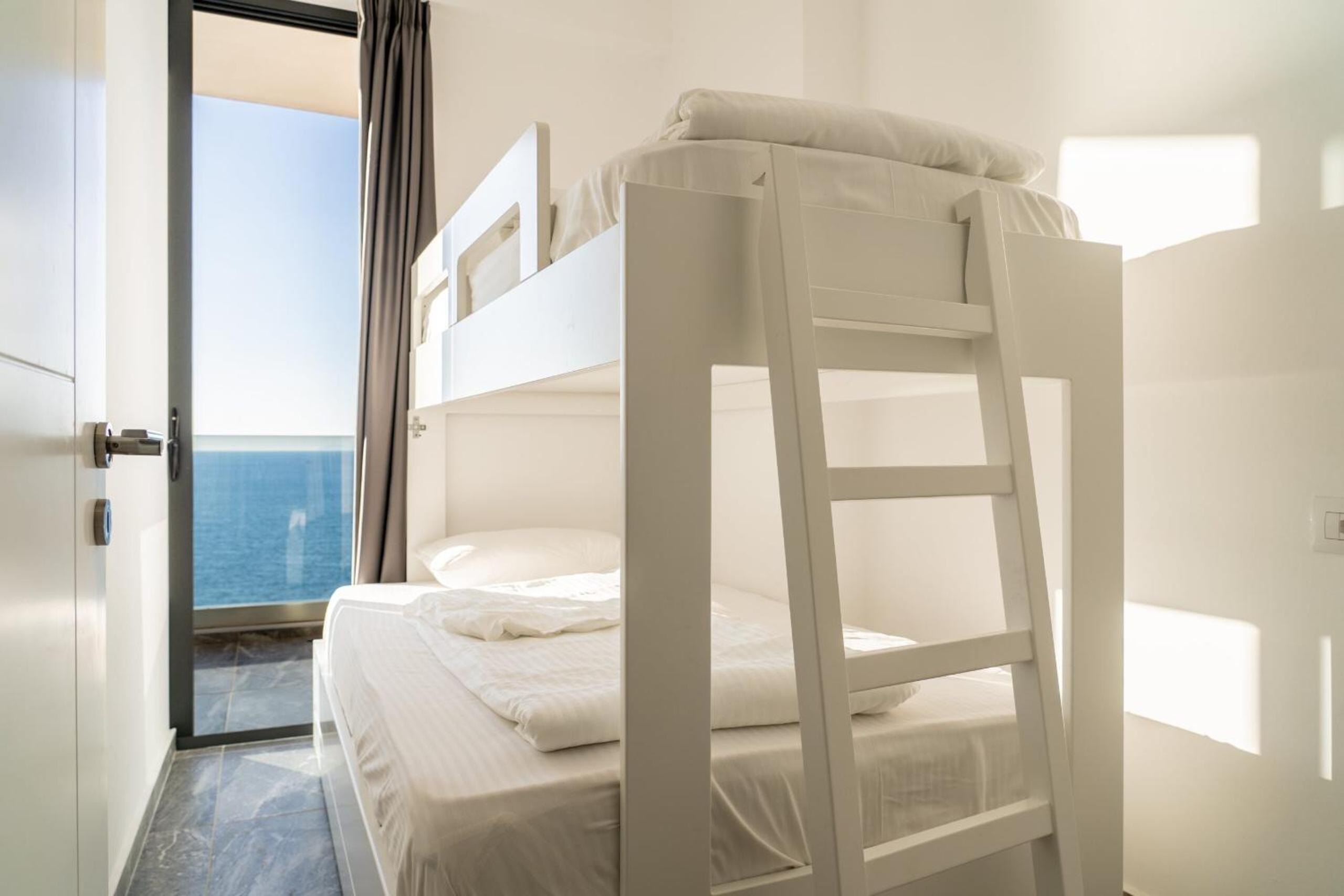 Elite Residence - Seafront Apartments