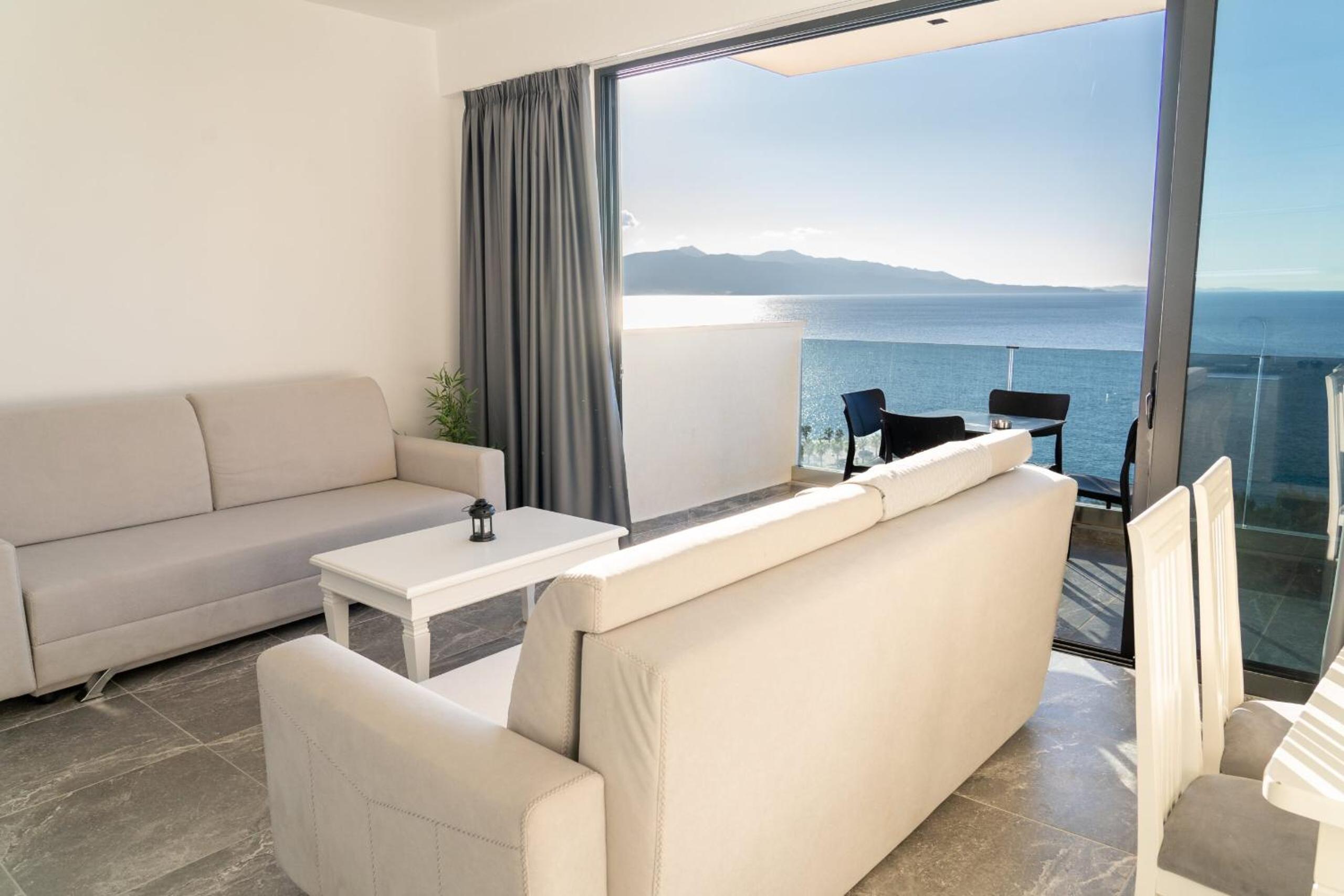 Elite Residence - Seafront Apartments