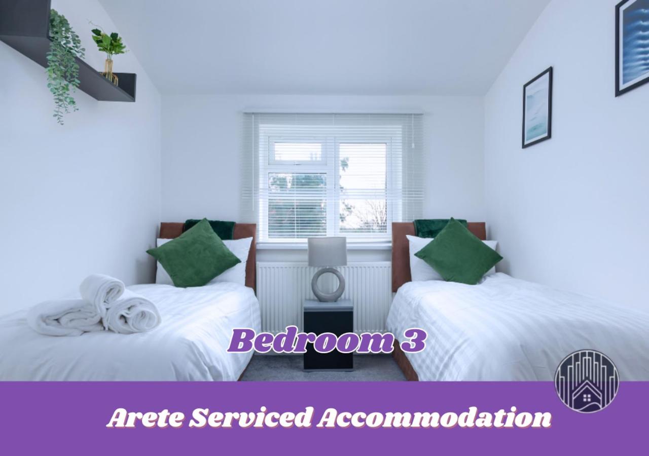 Relax in Comfort 3-Bed Retreat for Weekend or Longer Stays