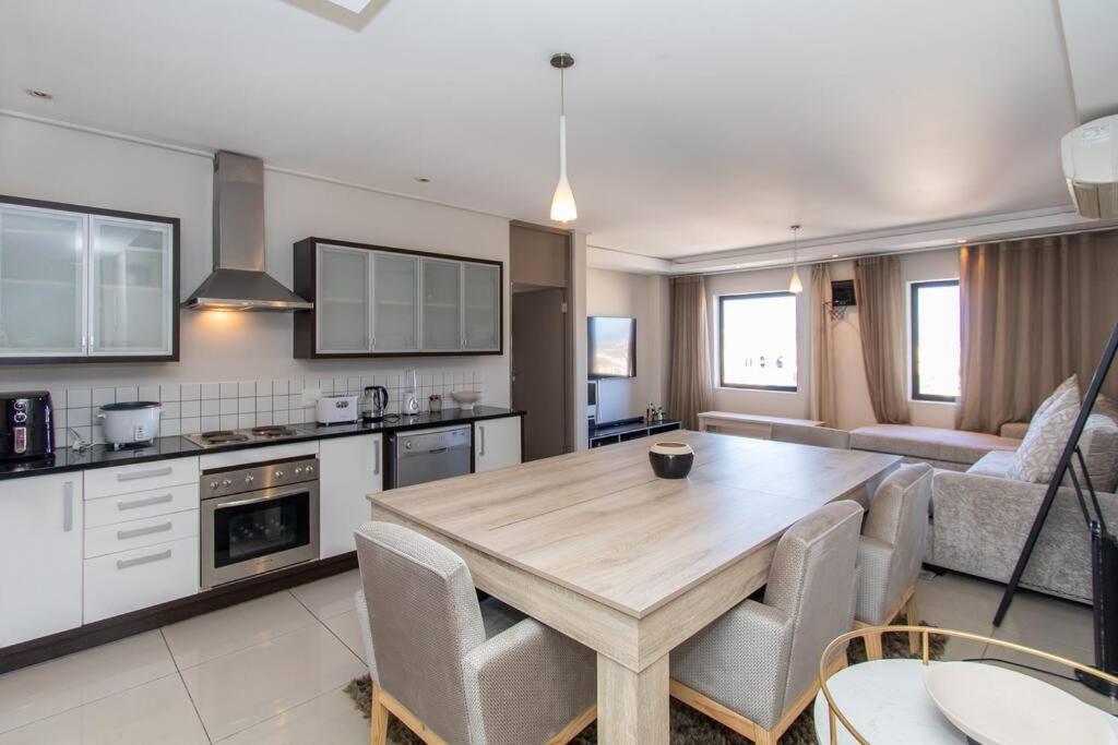 Manhattan Towers 1 bedroom flat view 3