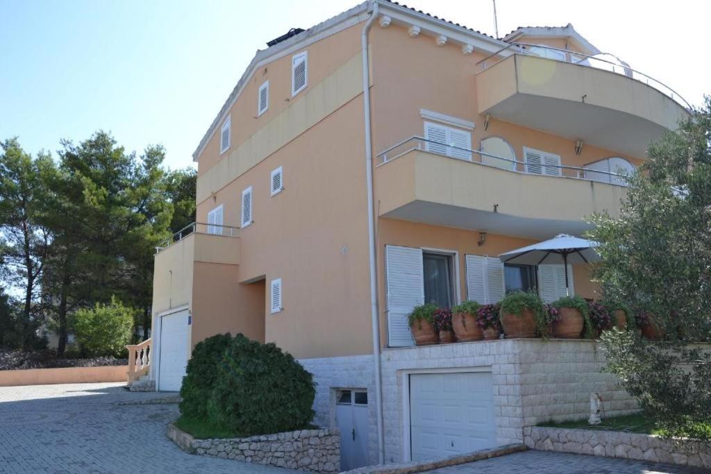 Apartments Kodzoman
