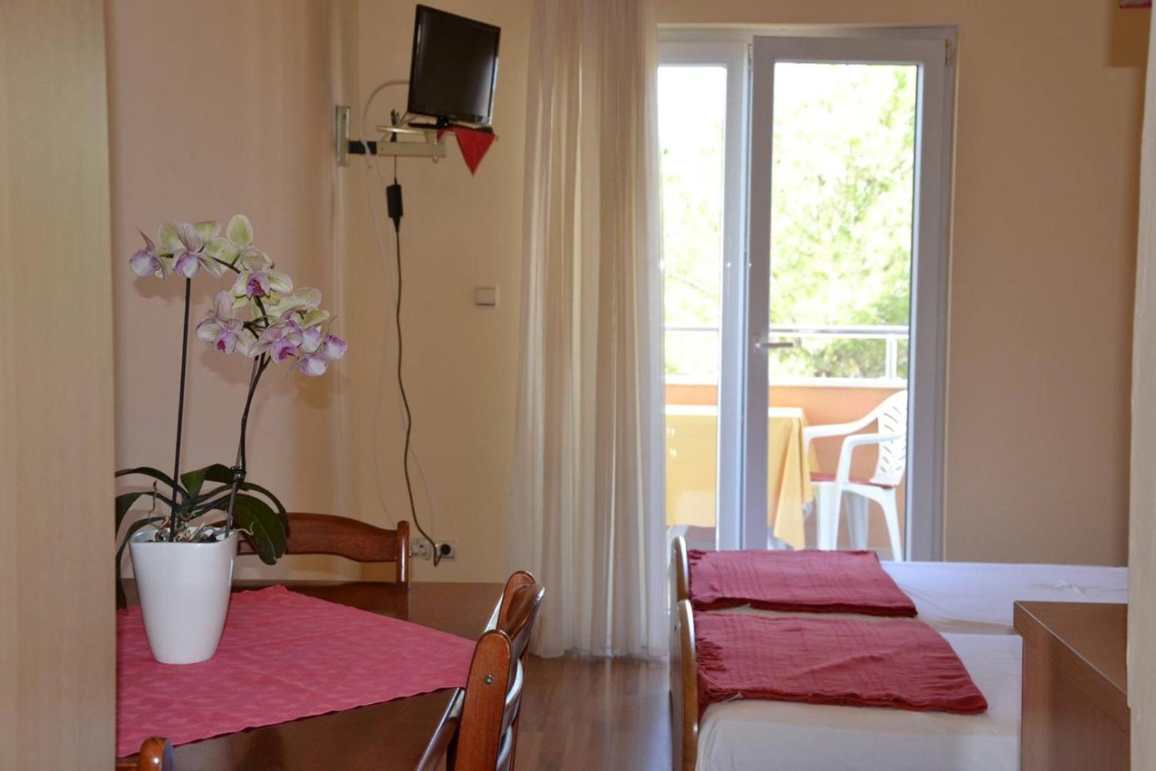 Apartments Kodzoman