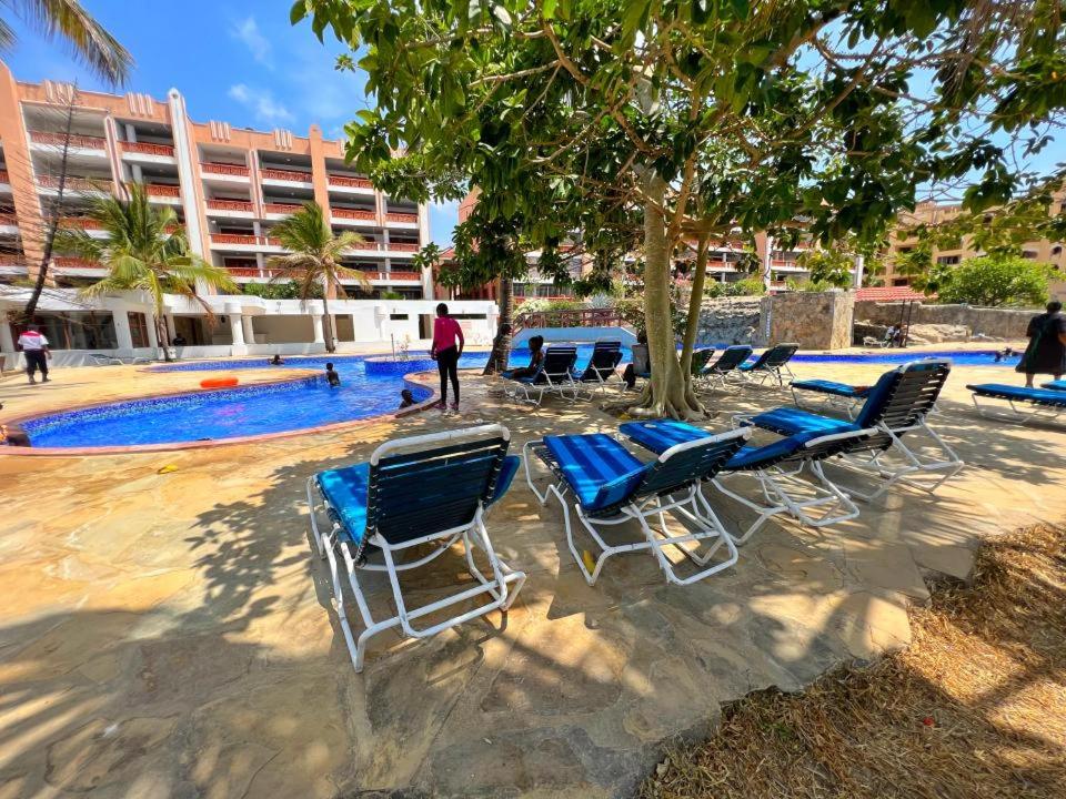 Lux Suites Lamera Beachfront Apartments