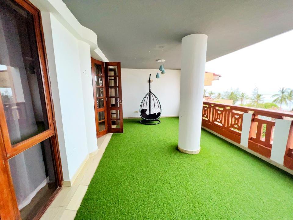 Lux Suites Lamera Beachfront Apartments