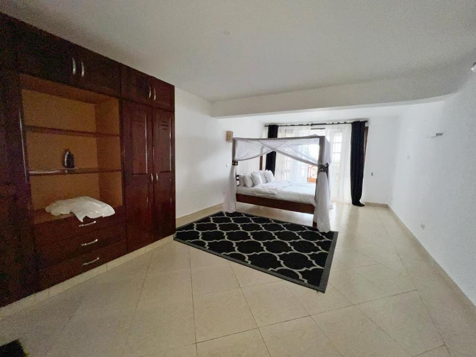 Lux Suites Lamera Beachfront Apartments