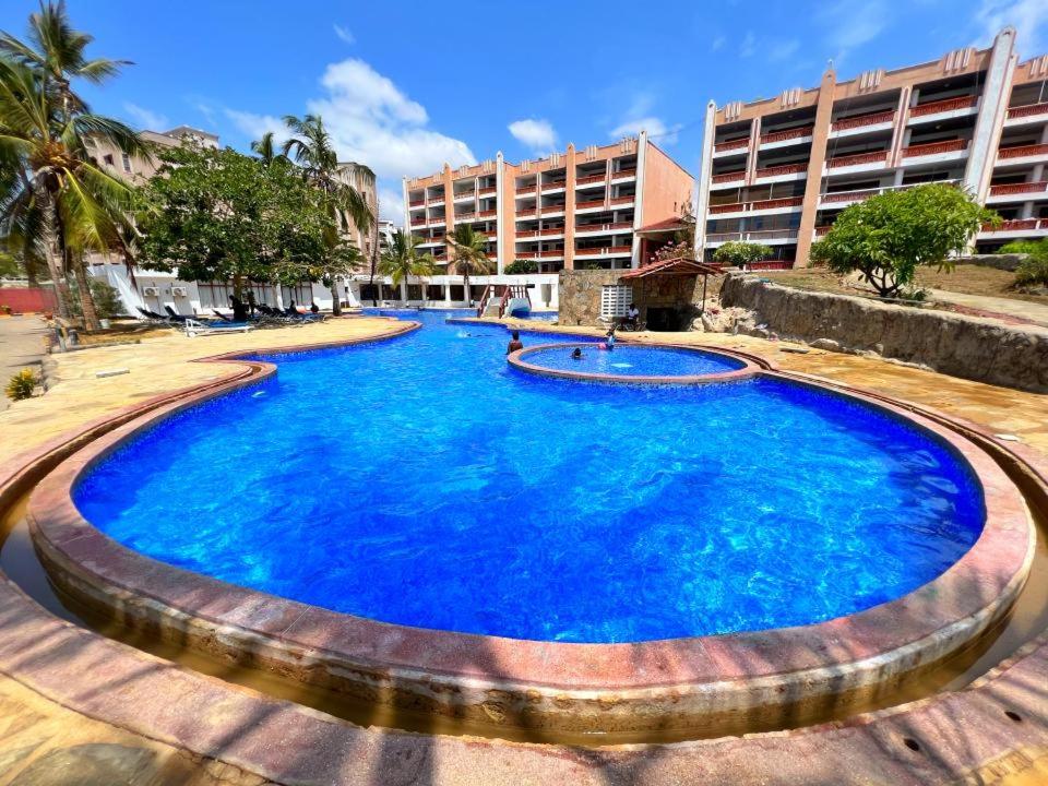 Lux Suites Lamera Beachfront Apartments