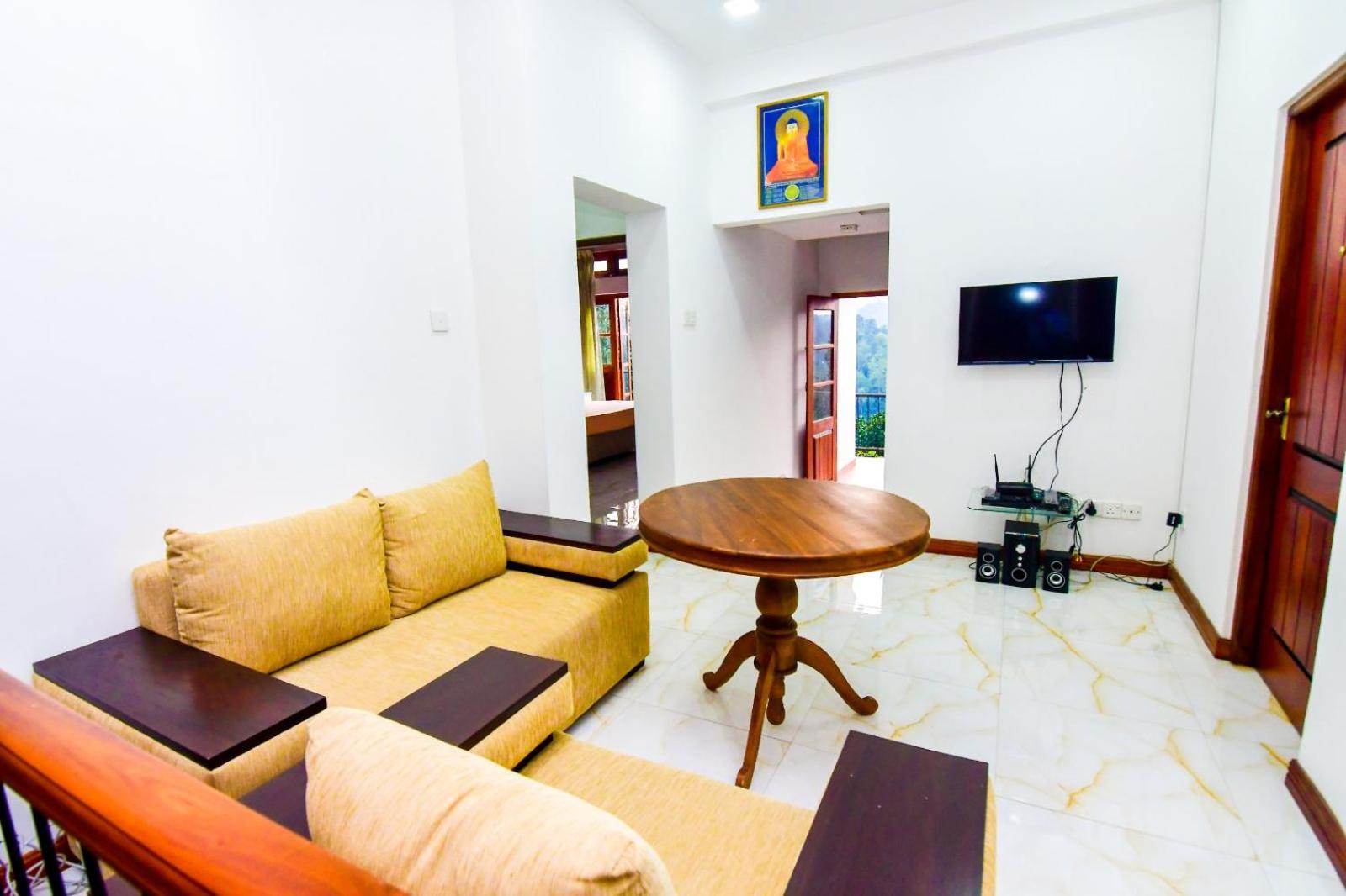 Aura Resort Villa Kandy view 4