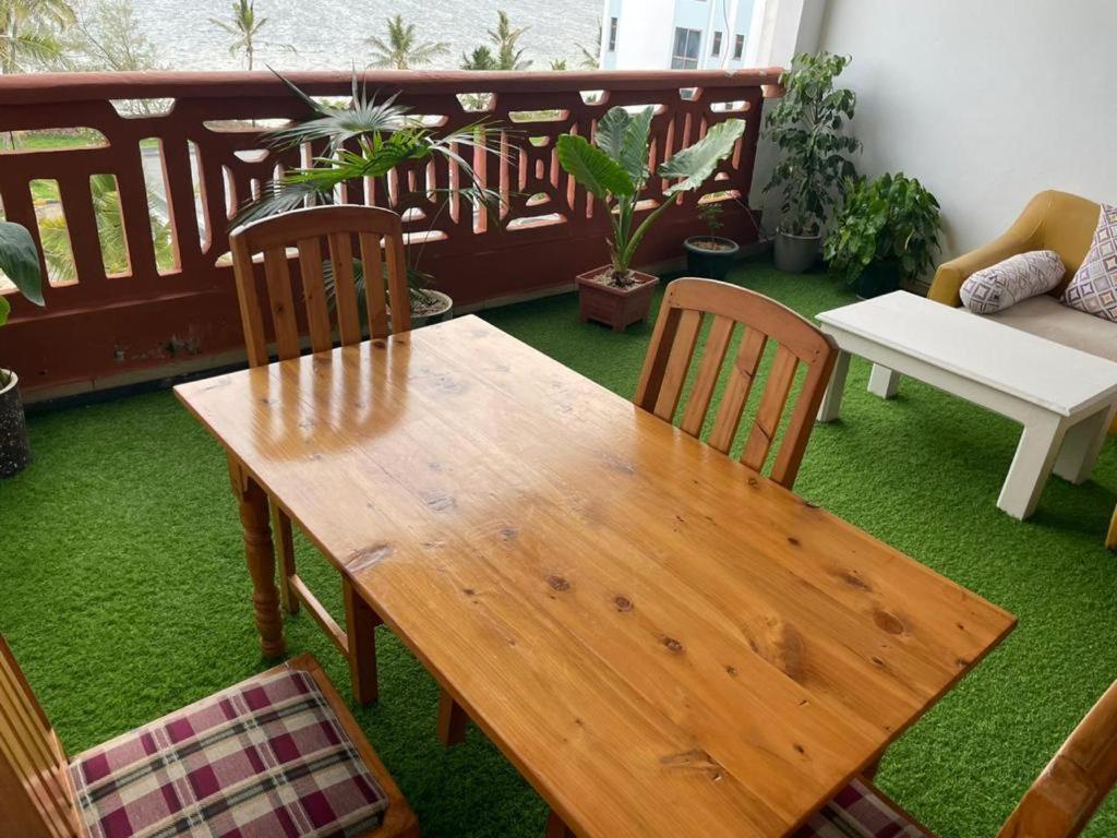 Lux Suites Lamera Beachfront Apartments