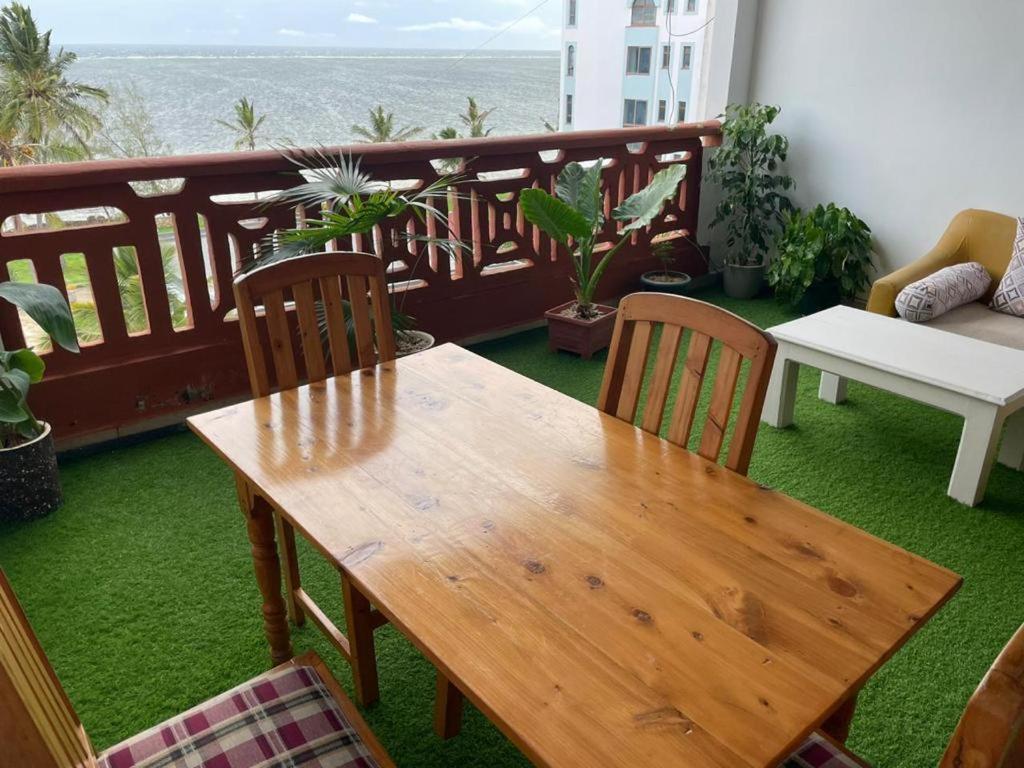 Lux Suites Lamera Beachfront Apartments