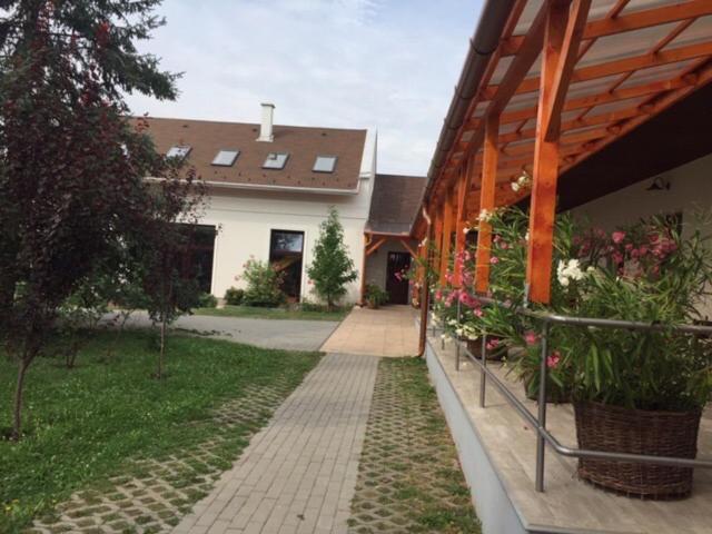 Cicáskacus Vendégház