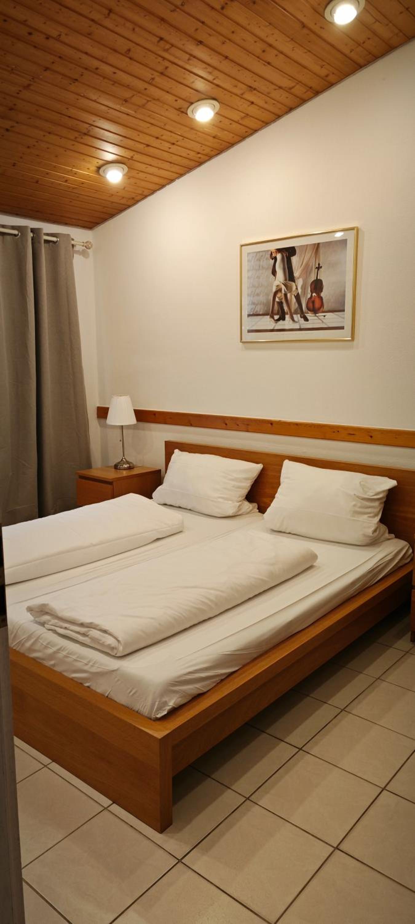 Hostel am Burgenring - kostenloser Parkplatz, Zentrum, Self Check-In, Küche