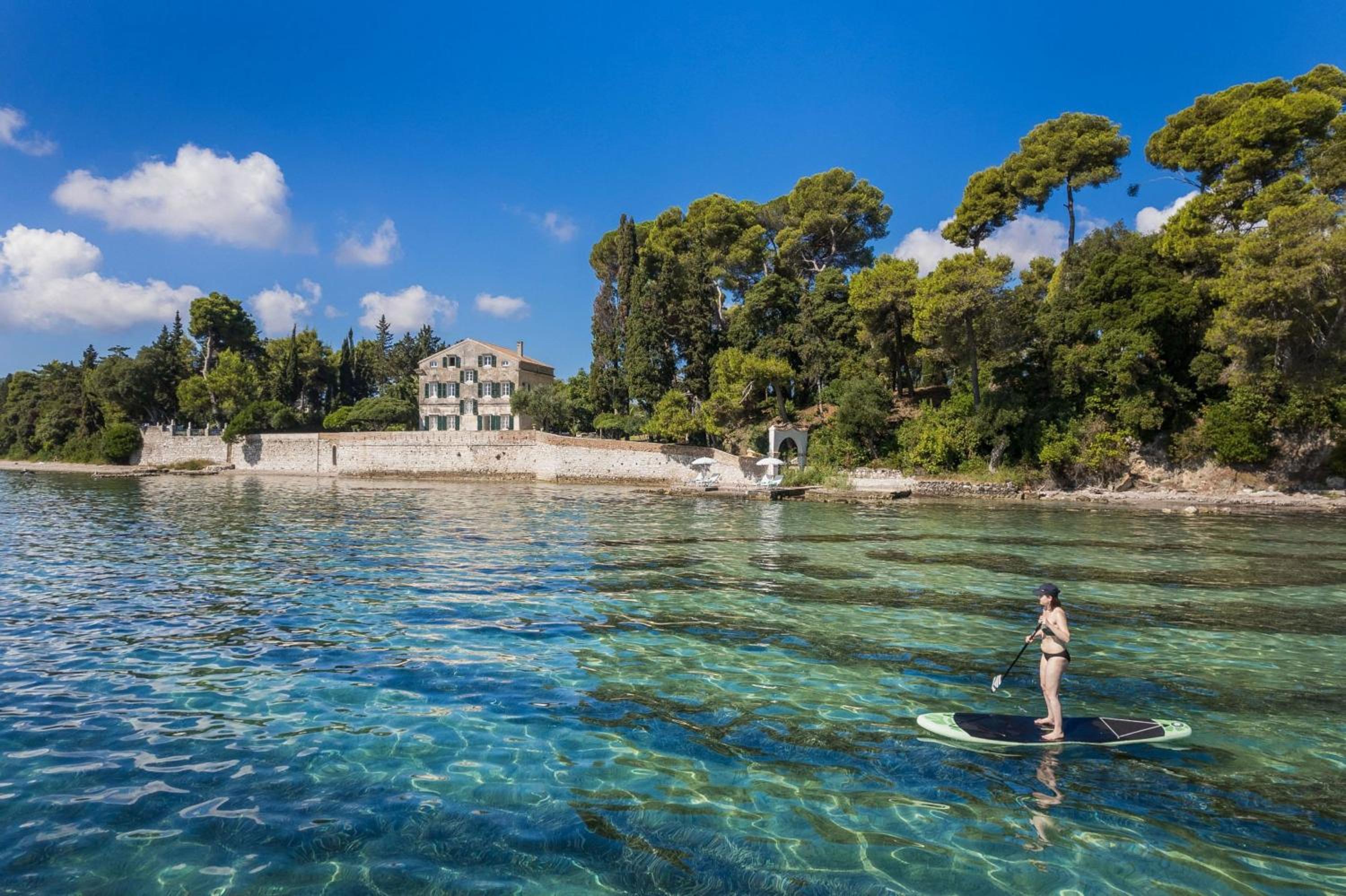 Magnificent Seafront Corfu Villa - 5 En-Suite Bedrooms -The Durrells House | Historic Elegance & Modern Luxuries - Direct Beach Access & Private Heated Poo photo 2