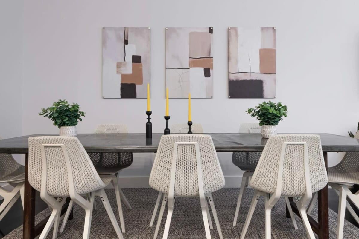Waverly Lane by Rove Travel 3 BR Chelsea Apt