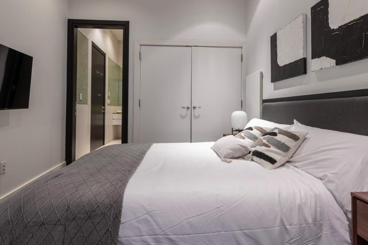Waverly Lane by Rove Travel 3 BR Chelsea Apt