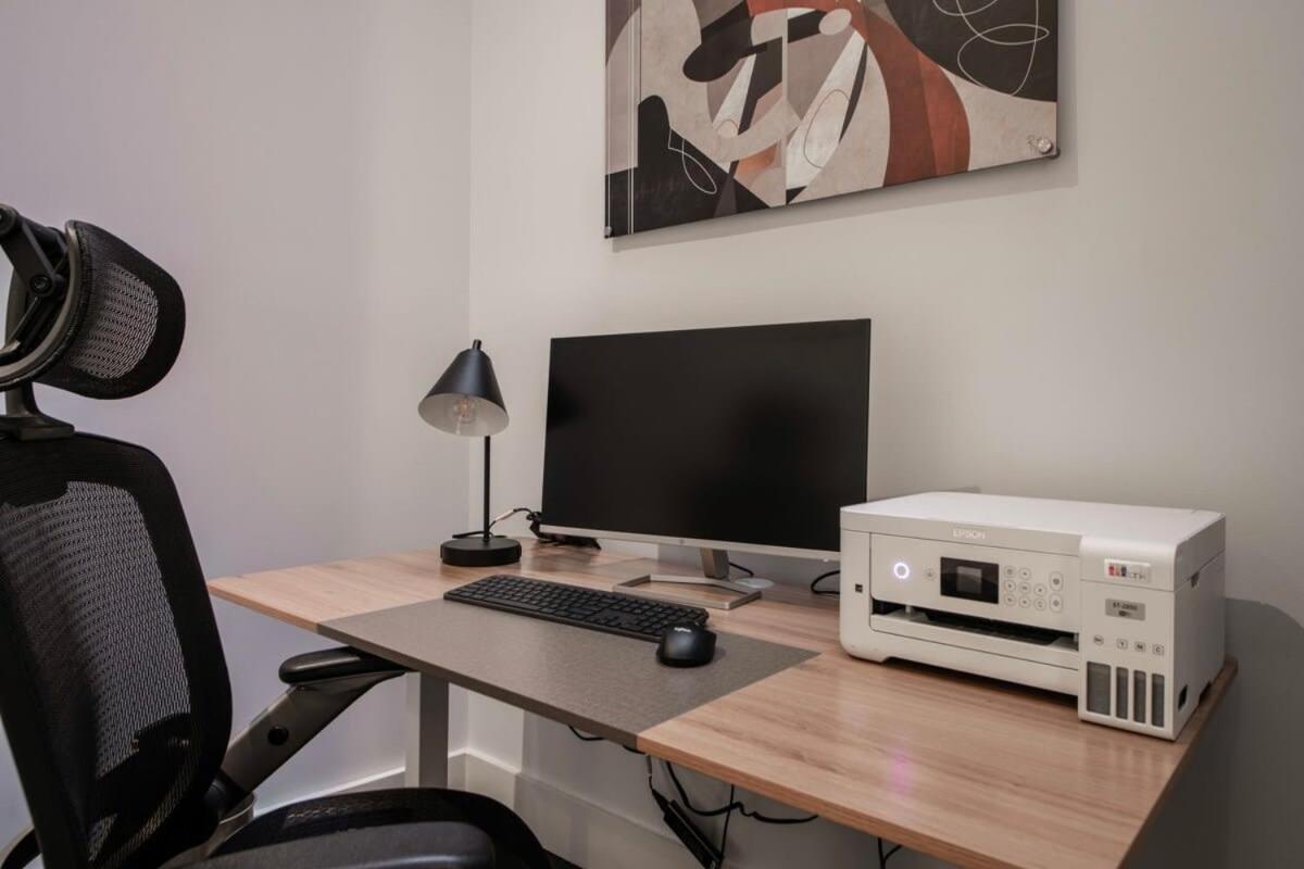 Waverly Lane by Rove Travel 3 BR Chelsea Apt