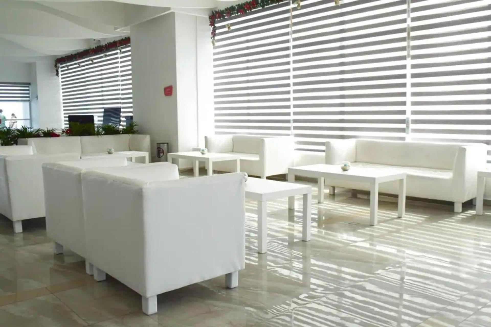 Oceanfront Studio, Magnificent Views