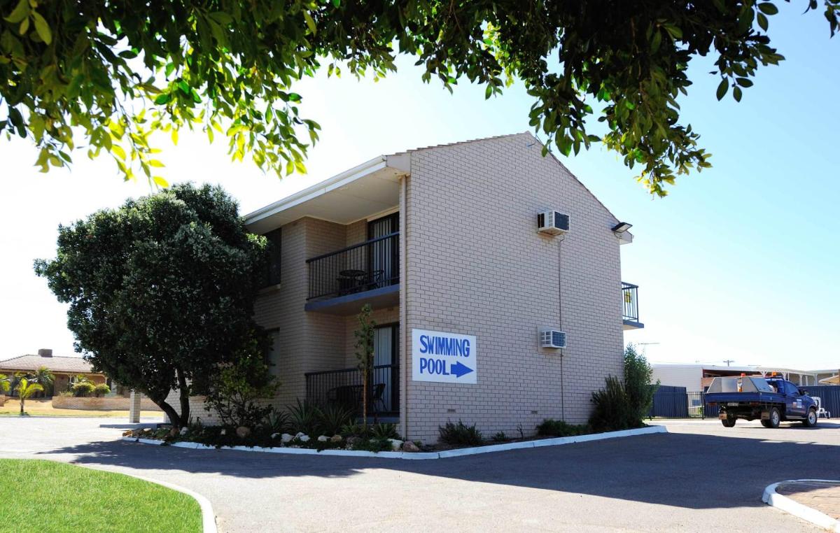 Abrolhos Reef Lodge