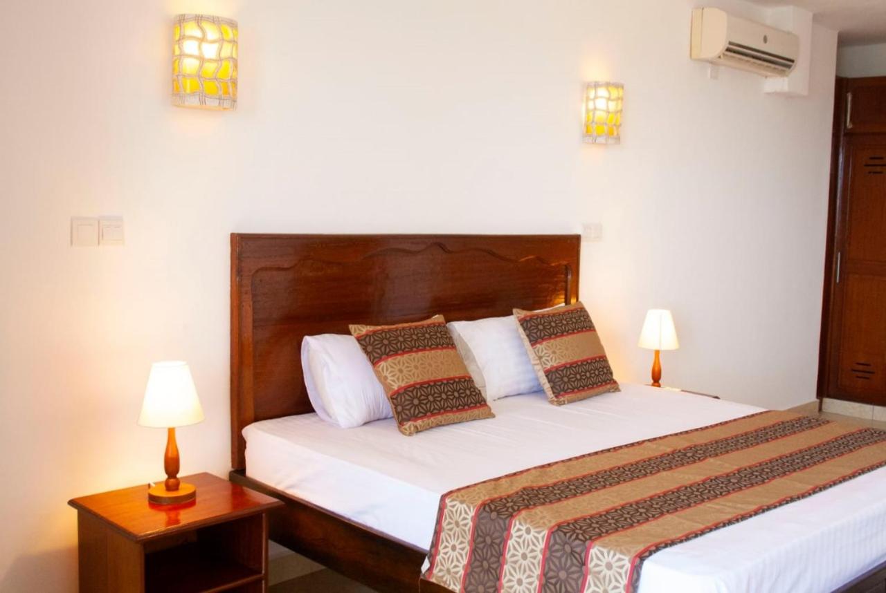 Lux Suites Lamera Beachfront Apartments