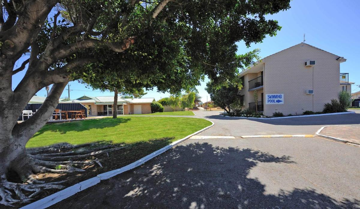 Abrolhos Reef Lodge