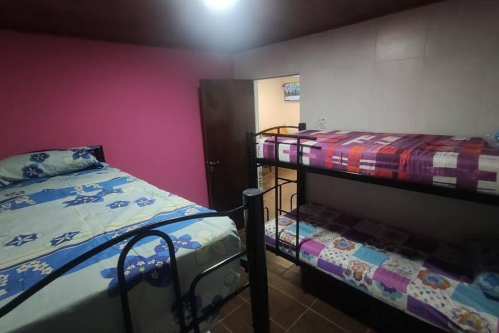 Acogedor alojamiento con piscina y gran patio