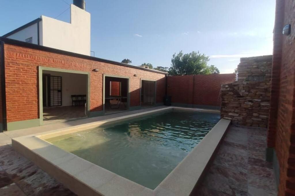 Acogedor alojamiento con piscina y gran patio