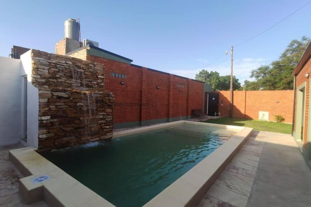 Acogedor alojamiento con piscina y gran patio