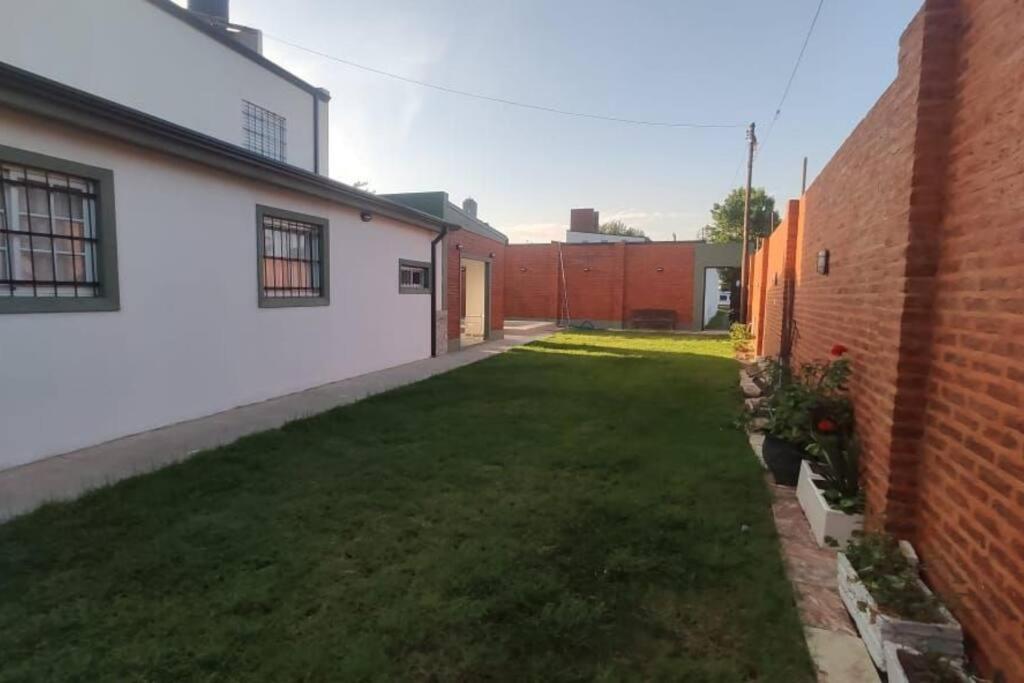 Acogedor alojamiento con piscina y gran patio