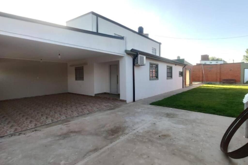 Acogedor alojamiento con piscina y gran patio