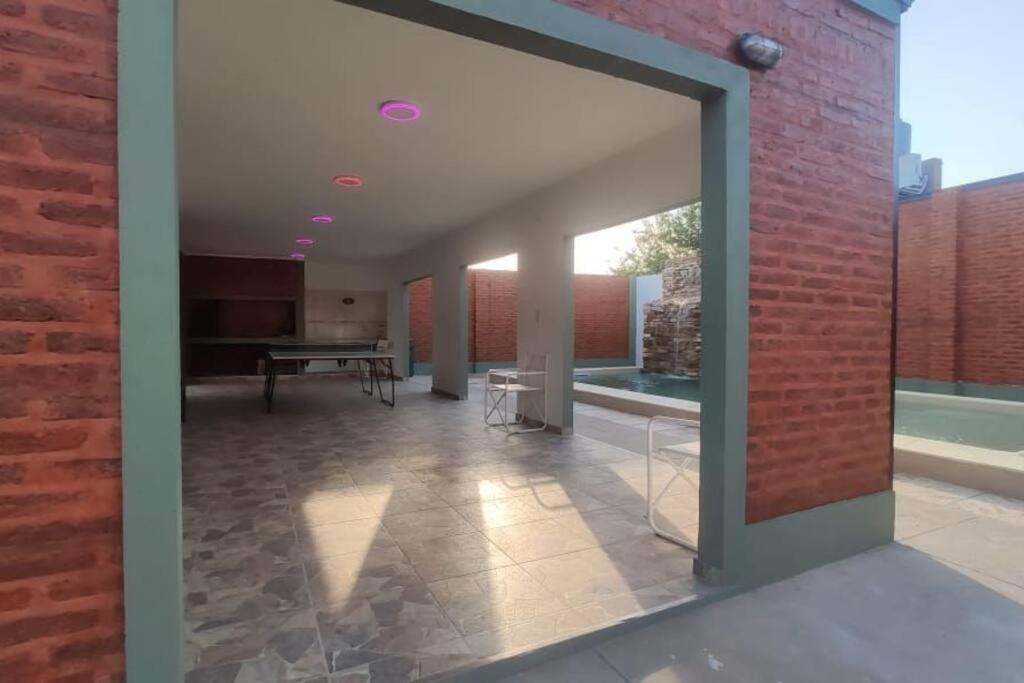 Acogedor alojamiento con piscina y gran patio