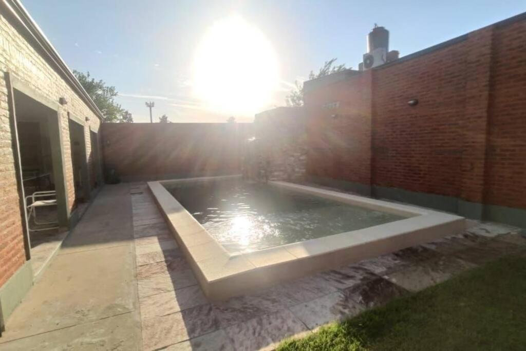 Acogedor alojamiento con piscina y gran patio