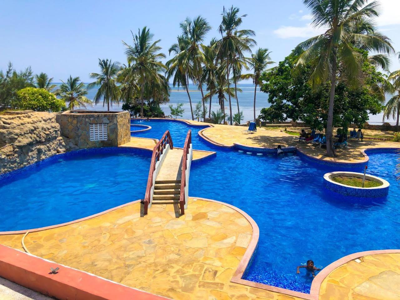 Lux Suites Lamera Beachfront Apartments