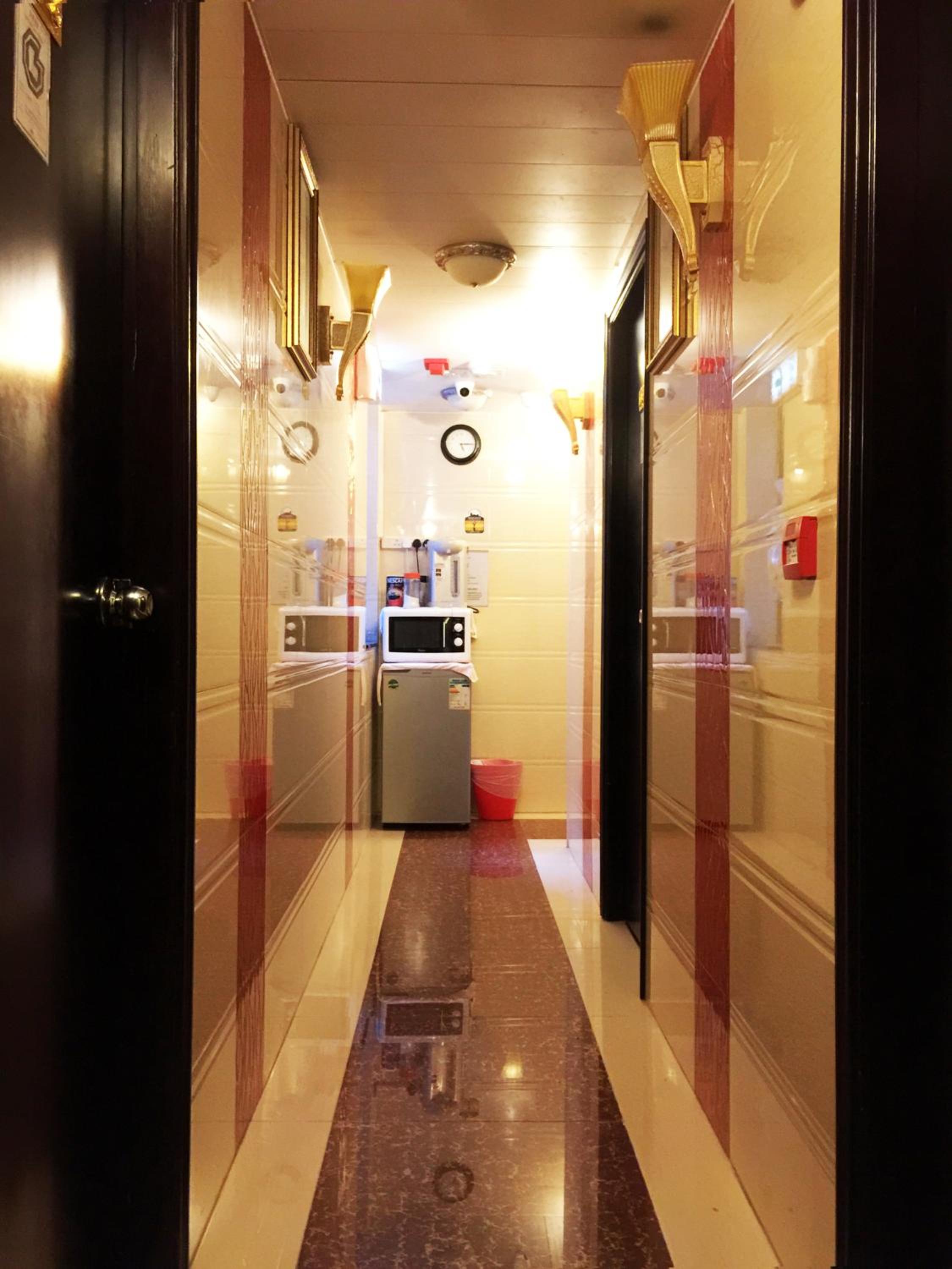 Germany Hostel Block D 24 HOUR RECEPTION 10TH FLOOR FLAT D8