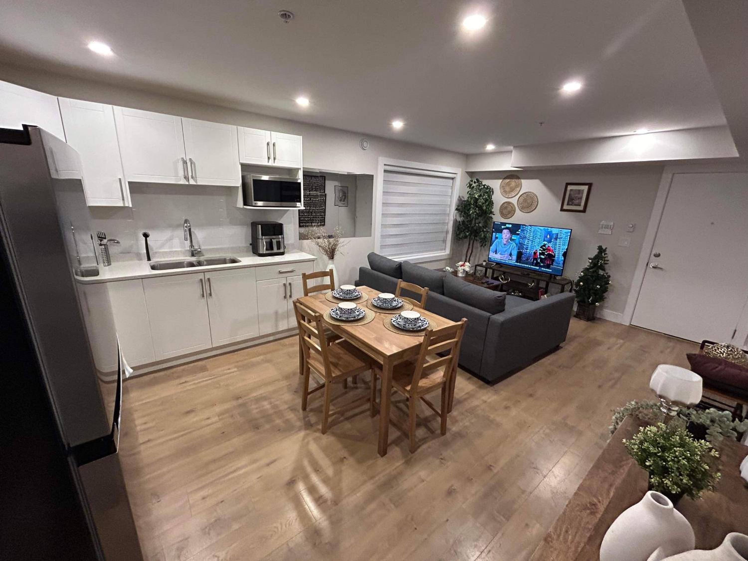 New, Spacious 2 Bedrooms in Downtown With Free Parking!