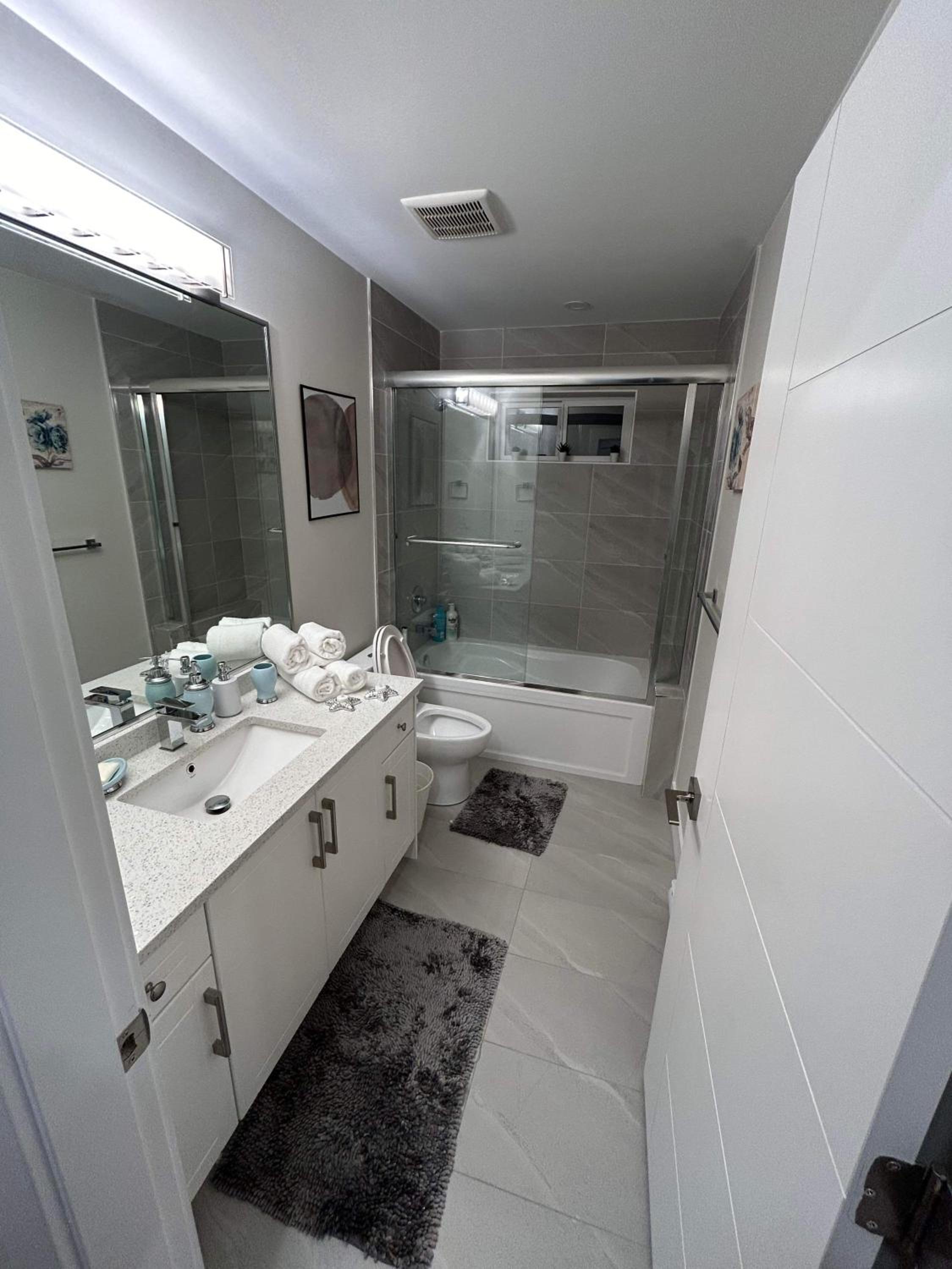 New, Spacious 2 Bedrooms in Downtown With Free Parking!