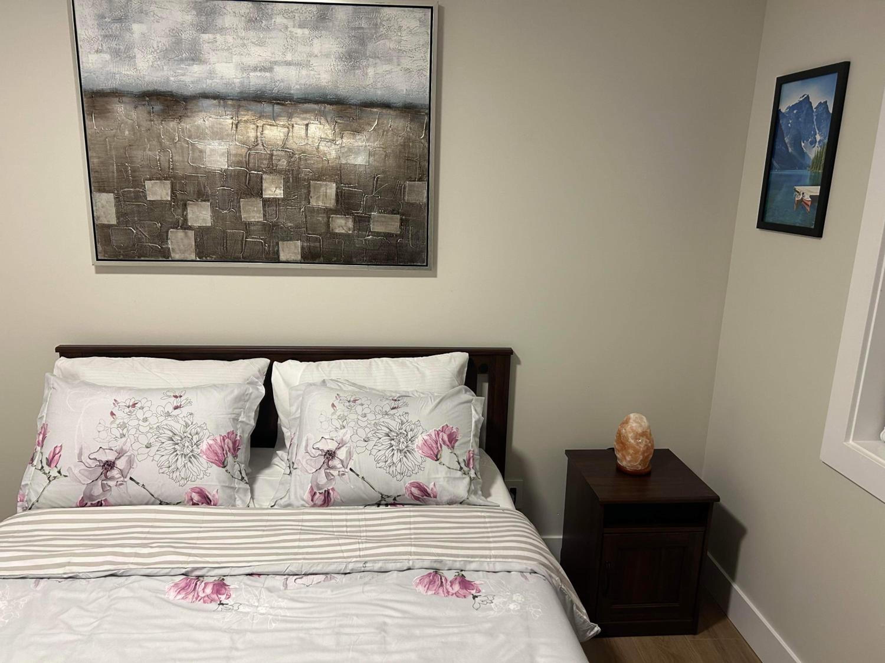 New, Spacious 2 Bedrooms in Downtown With Free Parking!