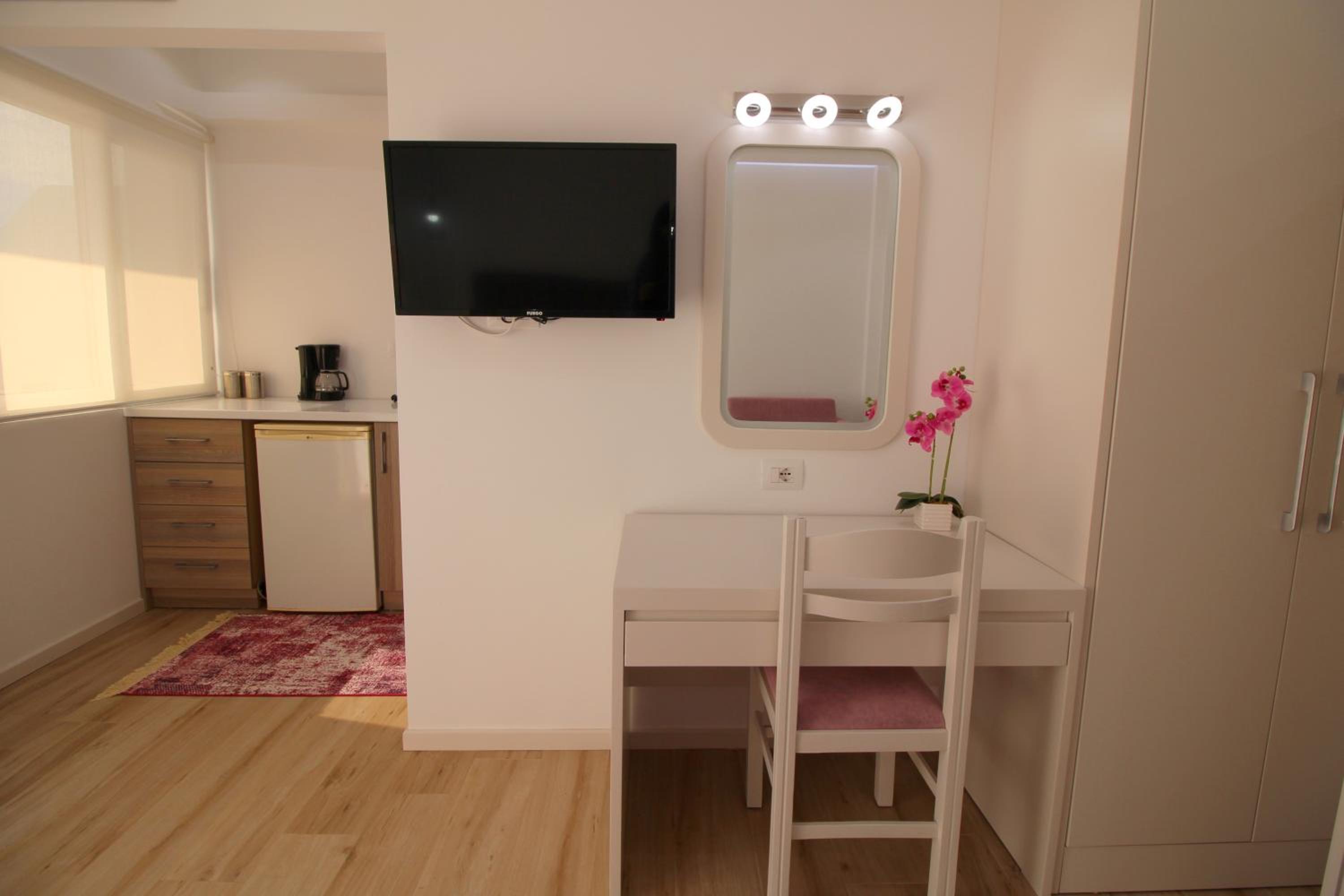 Elena Hotel
