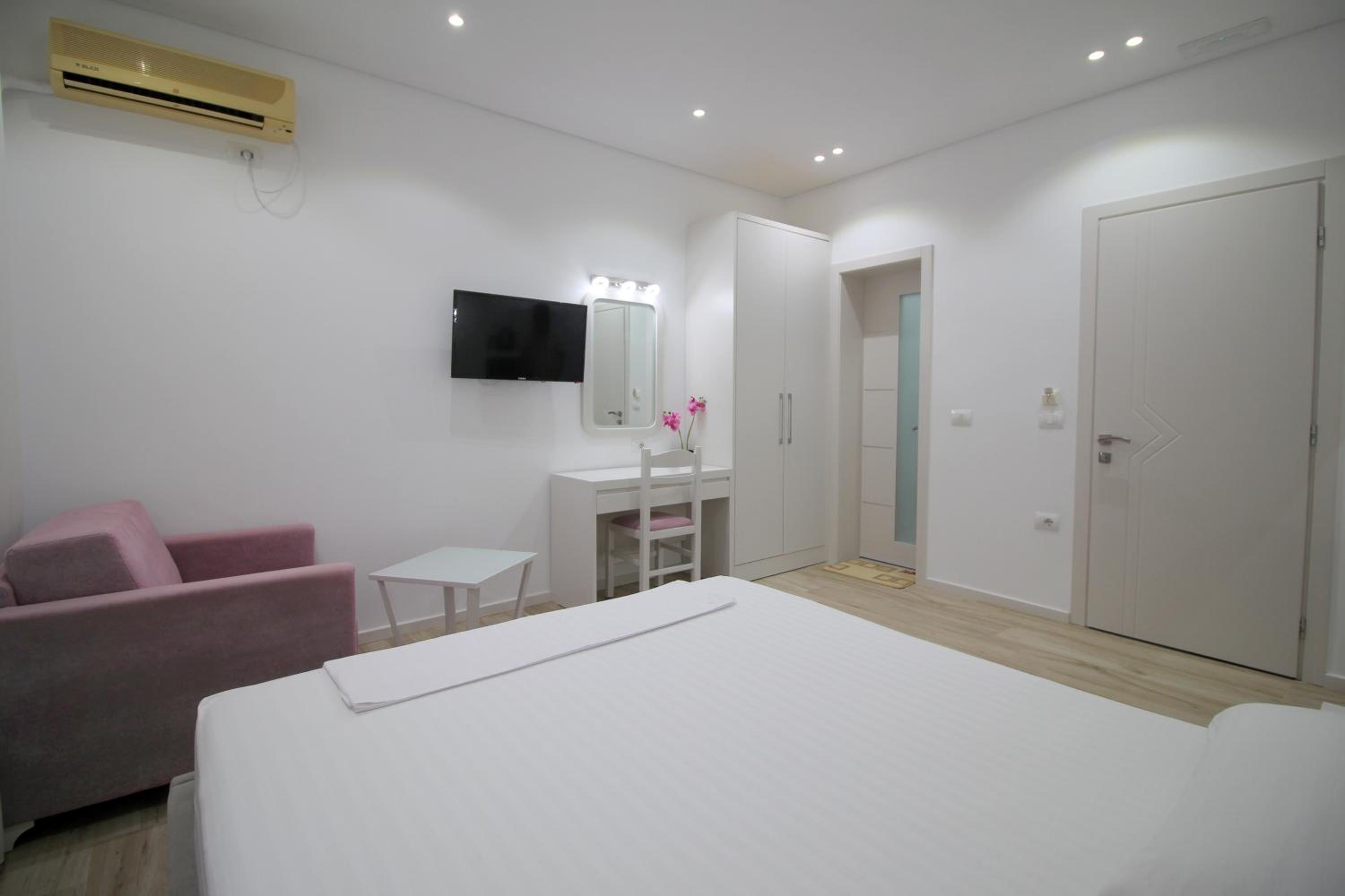 Elena Hotel