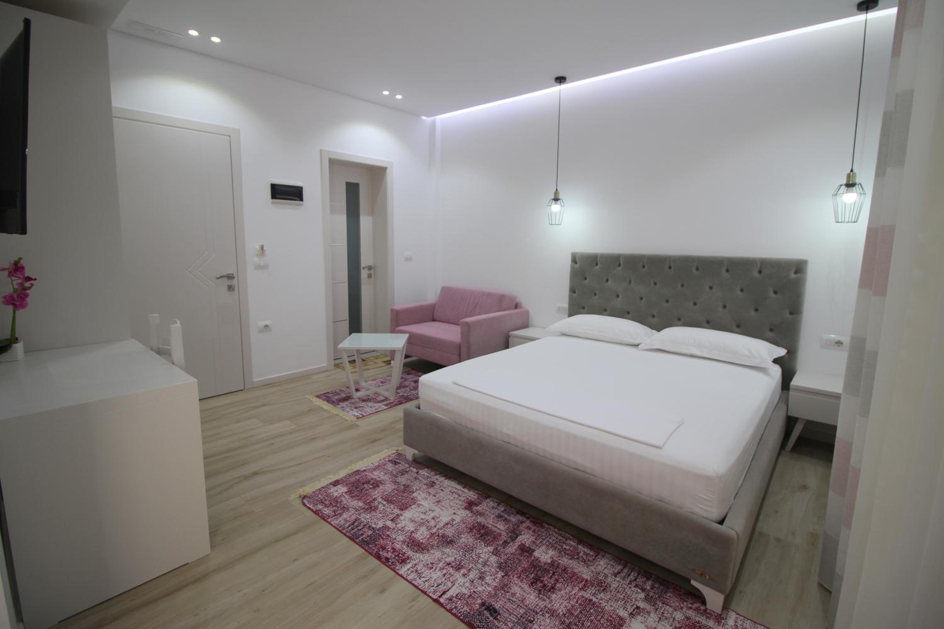 Elena Hotel