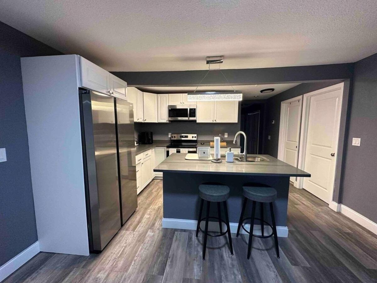 Stilysh 4/2 Bd near Adv Island Busch Gardens view 5