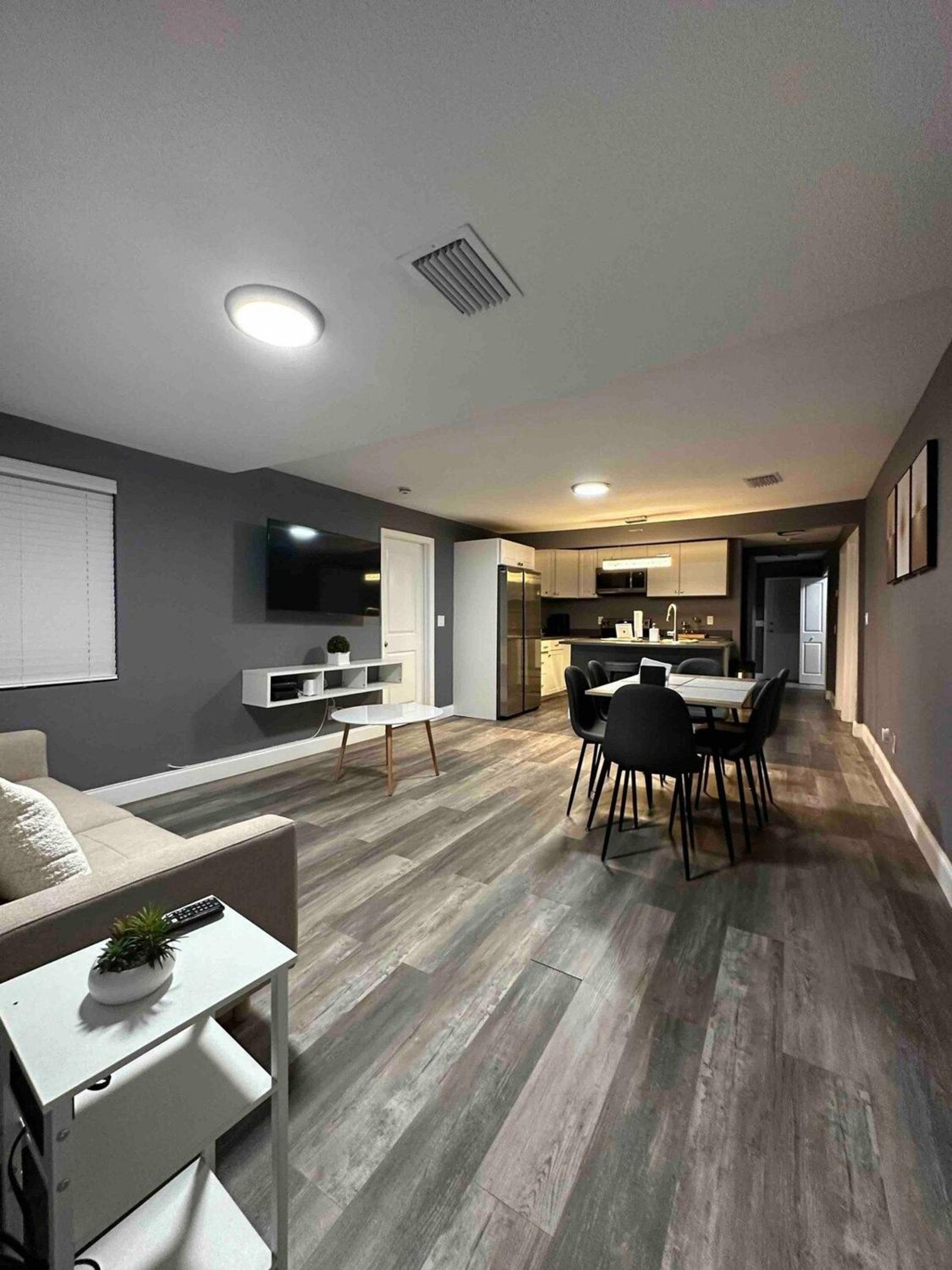 Stilysh 4/2 Bd near Adv Island Busch Gardens view 3