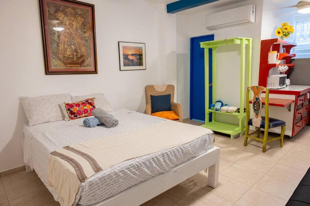 Studio 4 Casiguaya with Garden access view 2