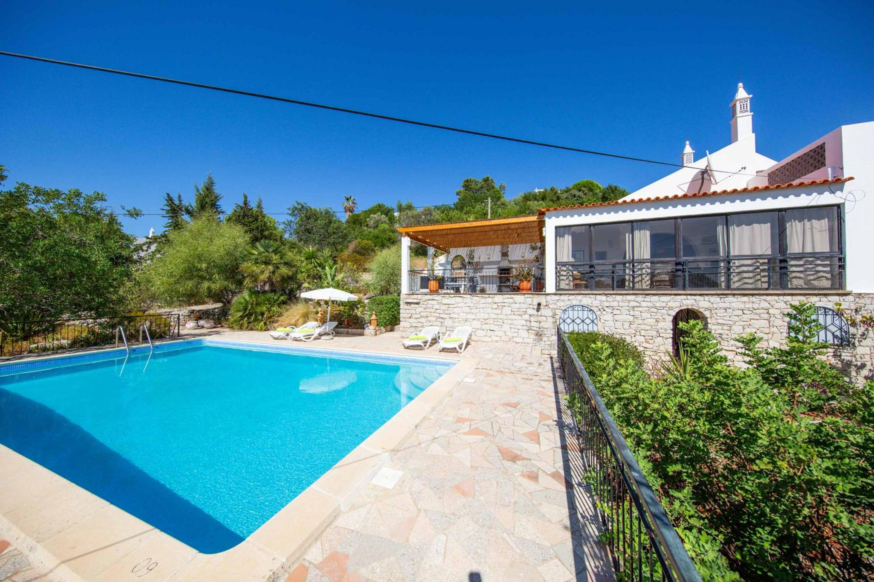 Villa Jacaranda Bordeira view 3