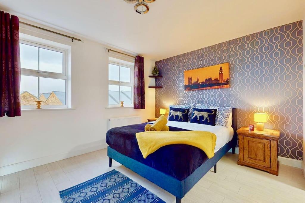 Dale House, Spacious Home in Central Dartford with Parking