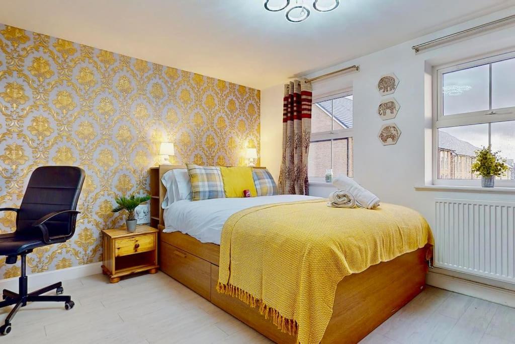 Dale House, Spacious Home in Central Dartford with Parking