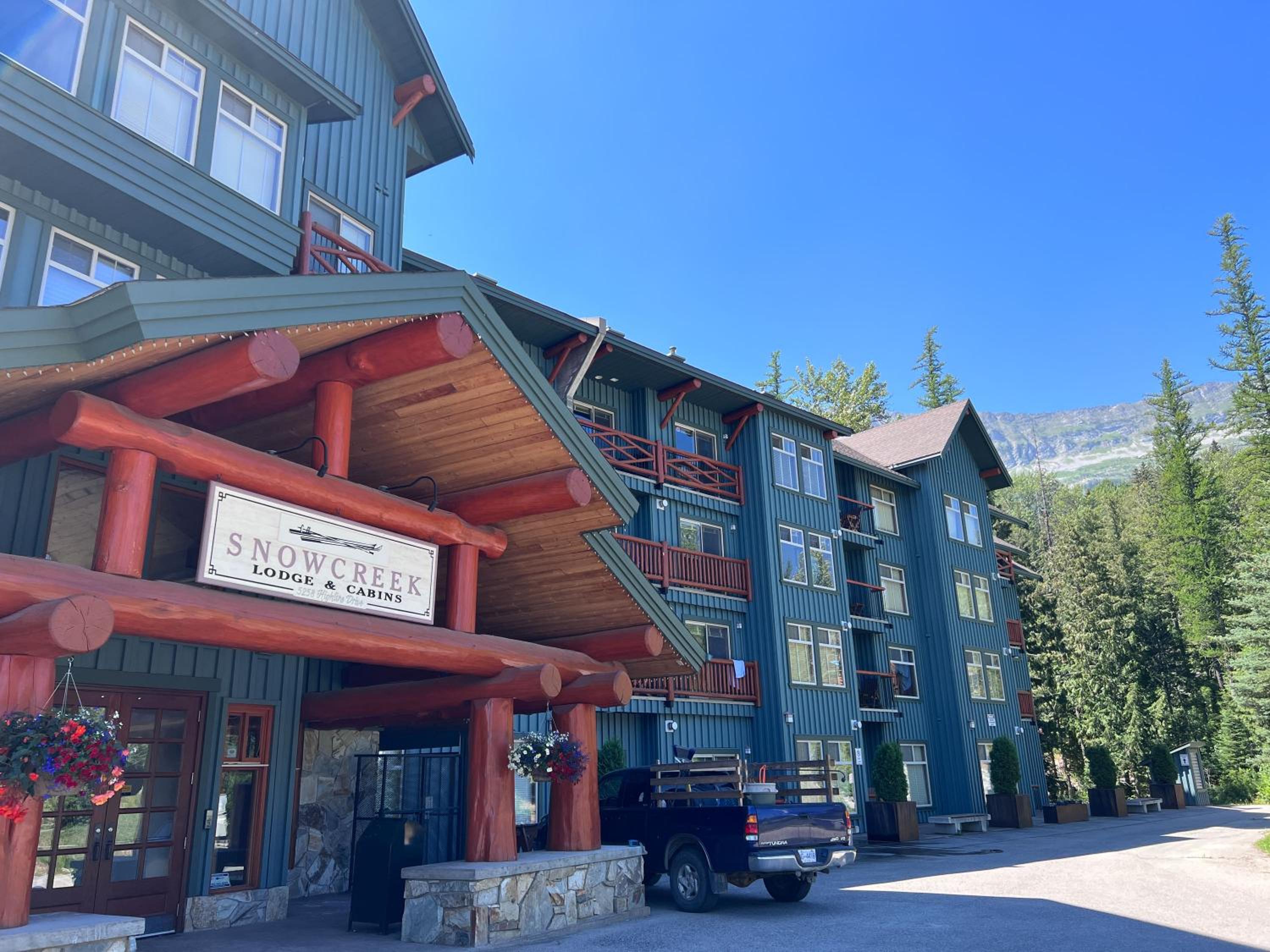 Snow Creek Lodge by Fernie Central Reservations