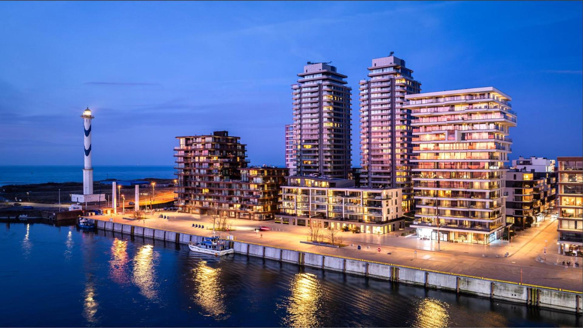 Central Park Tower Sea View Residence with pool and gym