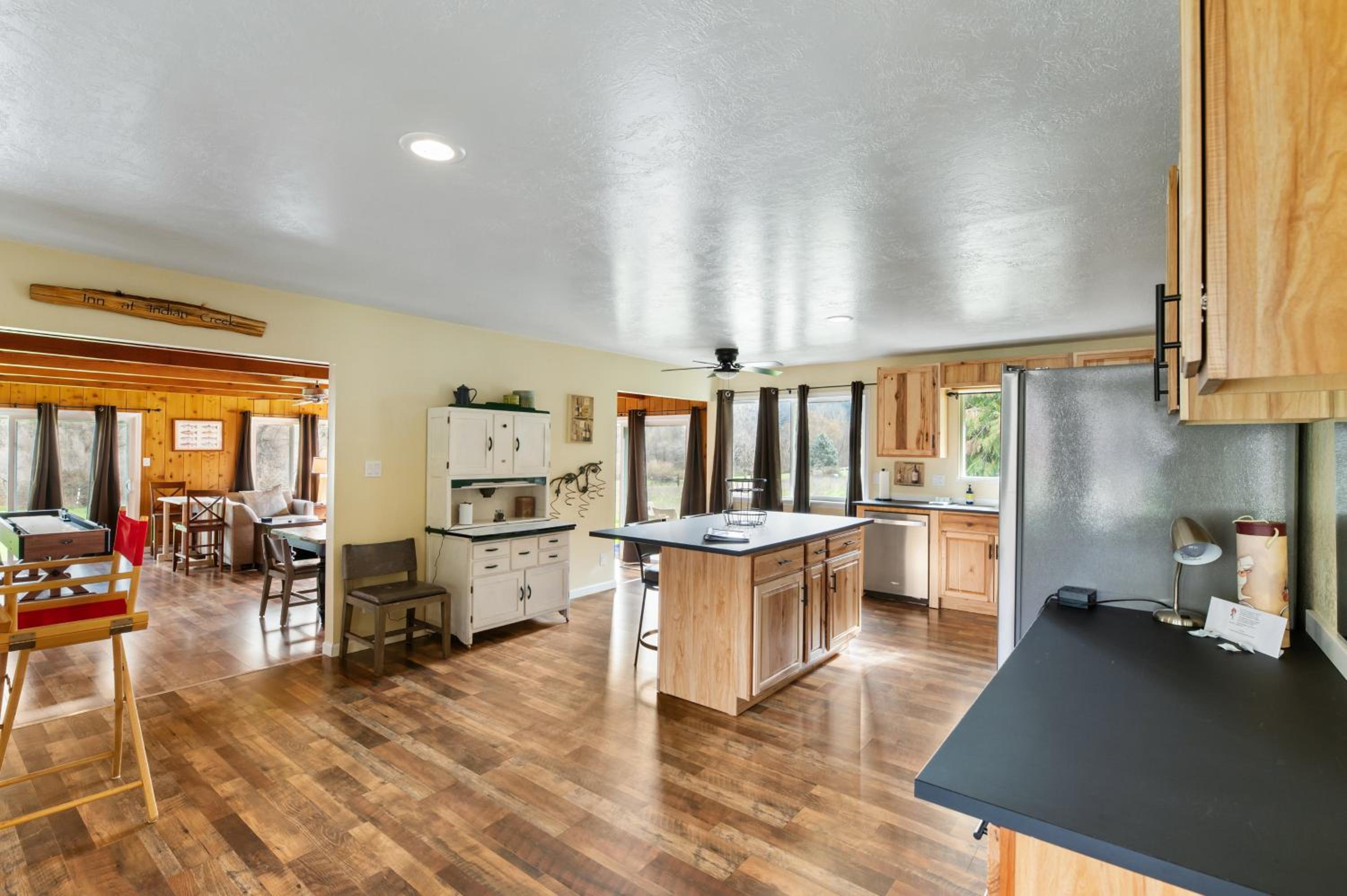 Indian Creek Lodge