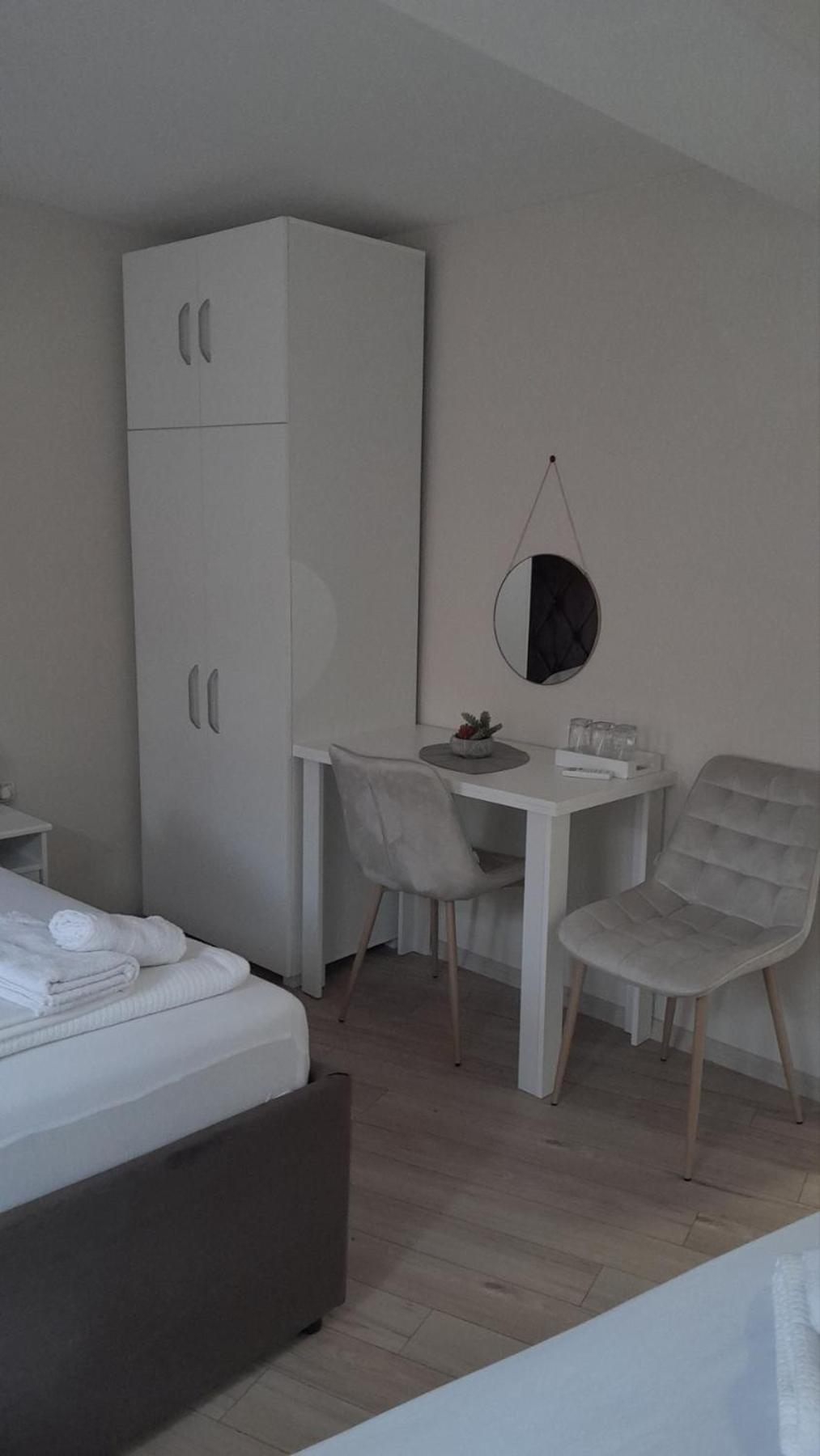 Nada's room with terrace view 4